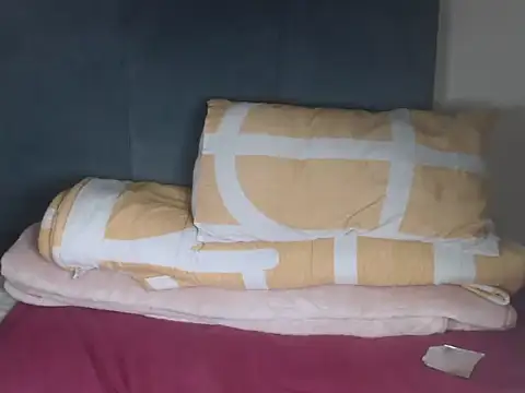 Snapshot of Chocolatebae86 chatting on 12/01/25, 02:44 Chocolatebae86 online show from 12/01/25, 02:44