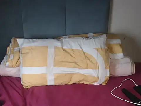 Snapshot of Chocolatebae86 chatting on 12/03/25, 07:56 Chocolatebae86 online show from 12/03/25, 07:56