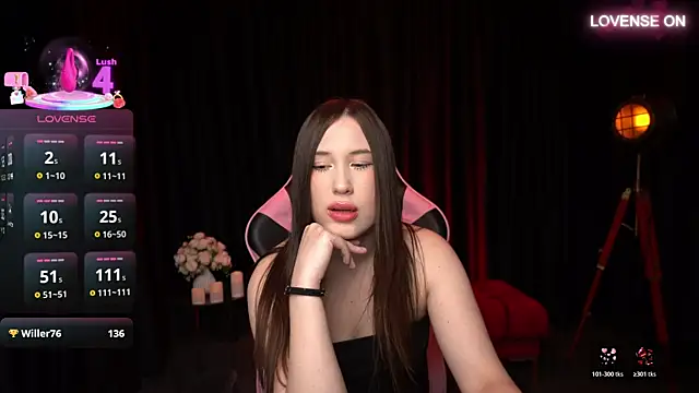 Snapshot of SoffiRay chatting on 12/13/25, 07:53 SoffiRay online show from 12/13/25, 07:53