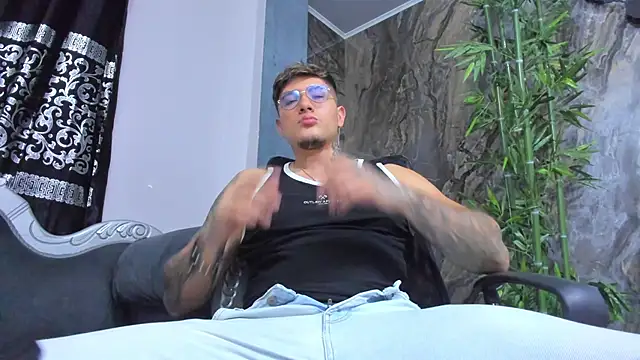 ArturFrostt online show from 12/05/25, 11:19