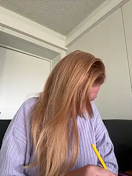 Snapshot of JenyJansy chatting on 12/17/25, 11:27 JenyJansy online show from 12/17/25, 11:27