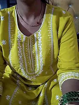 Snapshot of RASHMI_SHARMA9 chatting on 02/15/26, 11:41 RASHMI SHARMA9 online show from 02/15/26, 11:41