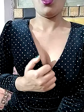 Snapshot of RASHMI_SHARMA9 chatting on 03/23/26, 01:15 RASHMI SHARMA9 online show from 03/23/26, 01:15