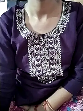 Snapshot of RASHMI_SHARMA9 chatting on 04/07/26, 05:19 RASHMI SHARMA9 online show from 04/07/26, 05:19