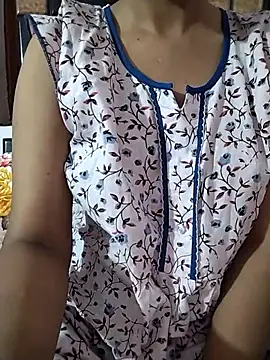 Snapshot of RASHMI_SHARMA9 chatting on 05/20/26, 06:03 RASHMI SHARMA9 online show from 05/20/26, 06:03