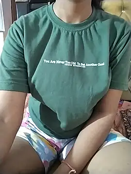 RASHMI SHARMA9 online show from 06/21/26, 06:10