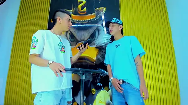 Snapshot of twink_scott_ chatting on 12/19/25, 08:38 twink scott online show from 12/19/25, 08:38