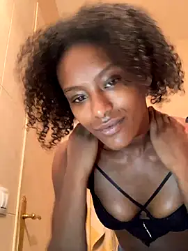 Snapshot of ___Hannah___ chatting on 12/03/25, 06:06 Hannah online show from 12/03/25, 06:06