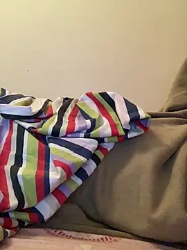 Snapshot of ___Hannah___ chatting on 12/15/25, 12:37 Hannah online show from 12/15/25, 12:37