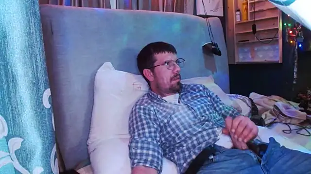 Roadie0187 online show from 12/21/25, 07:26