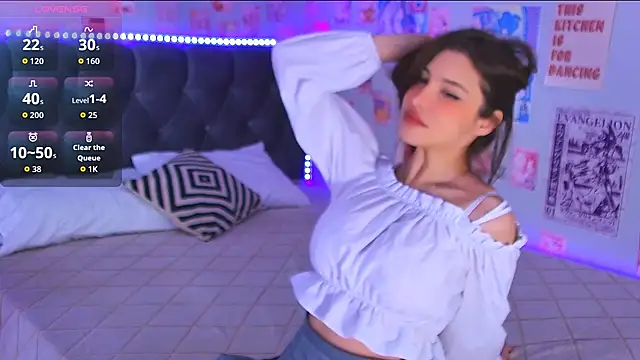 Danielle Eddwards online show from 04/08/26, 05:51