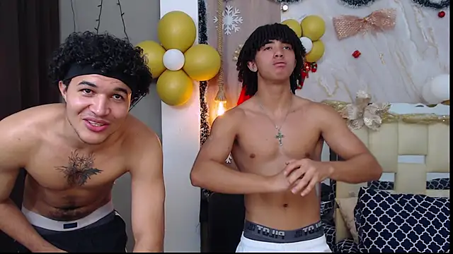 Snapshot of kim_curlyy chatting on 11/26/25, 05:58 kim curlyy online show from 11/26/25, 05:58