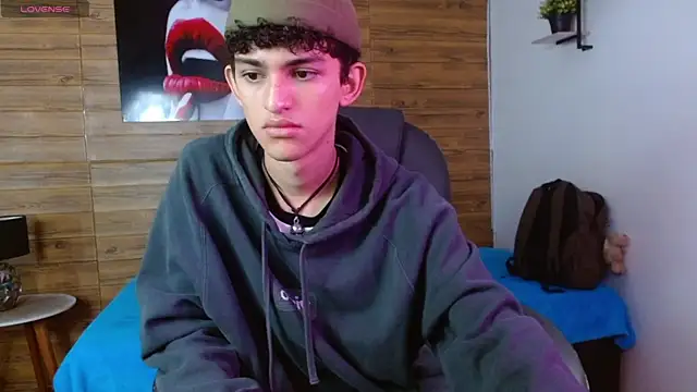 Snapshot of Michaelkoiv chatting on 11/27/25, 12:07 Michaelkoiv online show from 11/27/25, 12:07