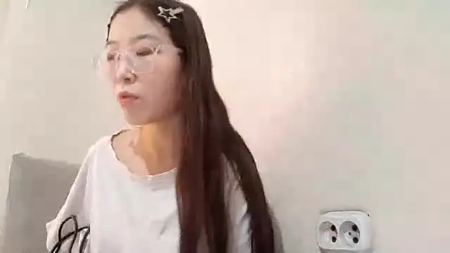 MollyTiger online show from 12/04/25, 06:44