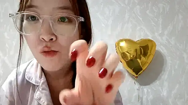 MollyTiger online show from 12/17/25, 02:34