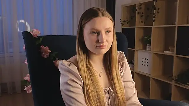 Snapshot of RemediosStrekas chatting on 12/15/25, 04:06 RemediosStrekas online show from 12/15/25, 04:06