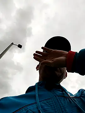 Snapshot of Fuegosutil chatting on 12/04/25, 04:16 Fuegosutil online show from 12/04/25, 04:16