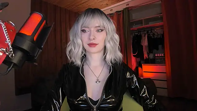 Snapshot of Mistress_Iris chatting on 01/10/26, 10:58 Mistress Iris online show from 01/10/26, 10:58