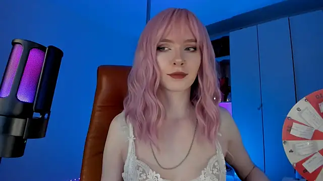 Snapshot of Mistress_Iris chatting on 07/13/26, 04:32 Mistress Iris online show from 07/13/26, 04:32