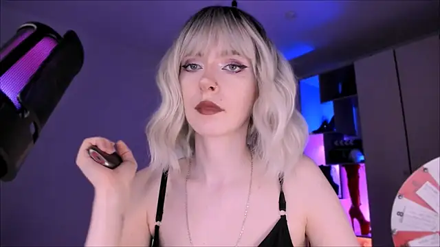 Snapshot of Mistress_Iris chatting on 07/26/26, 04:47 Mistress Iris online show from 07/26/26, 04:47