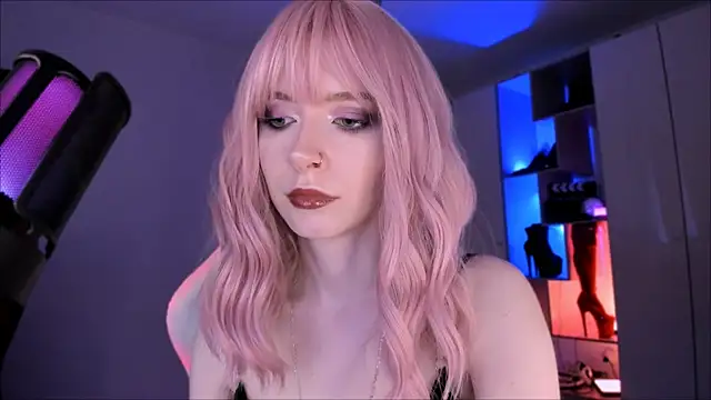 Snapshot of Mistress_Iris chatting on 07/27/26, 04:36 Mistress Iris online show from 07/27/26, 04:36