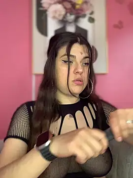 Snapshot of Scarletts_Boobs chatting on 11/28/25, 08:11 Scarletts Boobs online show from 11/28/25, 08:11