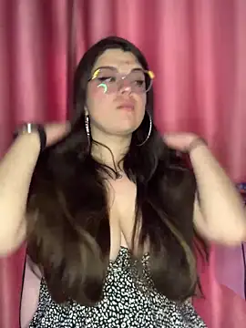 Snapshot of Scarletts_Boobs chatting on 11/30/25, 08:35 Scarletts Boobs online show from 11/30/25, 08:35