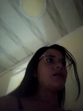 Snapshot of sofi11ruiz chatting on 12/14/25, 04:29 sofi11ruiz online show from 12/14/25, 04:29