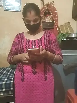 Snapshot of Pooja_bhabhi00 chatting on 11/28/25, 10:40 Pooja bhabhi00 online show from 11/28/25, 10:40