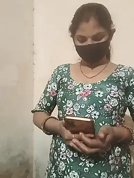 Snapshot of Pooja_bhabhi00 chatting on 11/30/25, 02:32 Pooja bhabhi00 online show from 11/30/25, 02:32