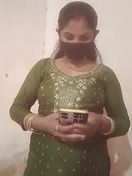 Snapshot of Pooja_bhabhi00 chatting on 12/05/25, 06:33 Pooja bhabhi00 online show from 12/05/25, 06:33