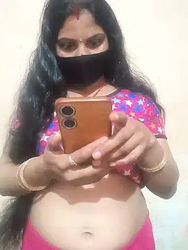 Snapshot of Pooja_bhabhi00 chatting on 12/15/25, 05:23 Pooja bhabhi00 online show from 12/15/25, 05:23