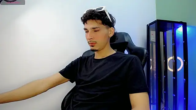 Snapshot of Yankeee_ chatting on 12/02/25, 03:56 Yankeee online show from 12/02/25, 03:56