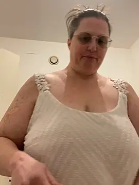 bea french curvy online show from 02/05/26, 09:08