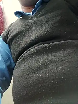 Snapshot of achut32 chatting on 12/01/25, 01:38 achut32 online show from 12/01/25, 01:38