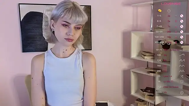 Snapshot of ember_graws chatting on 11/30/25, 08:07 ember graws online show from 11/30/25, 08:07