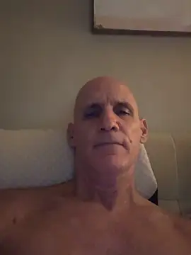 Snapshot of Elosoo chatting on 12/21/25, 01:35 Elosoo online show from 12/21/25, 01:35