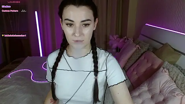 Snapshot of AdeleCutie chatting on 12/02/25, 12:16 AdeleCutie online show from 12/02/25, 12:16