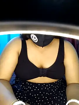 Snapshot of priya2098 chatting on 04/20/26, 06:42 priya2098 online show from 04/20/26, 06:42