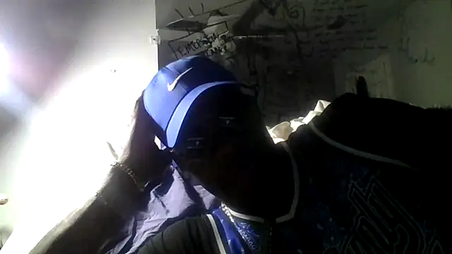 YOUNGmj6023 online show from 12/20/25, 04:19