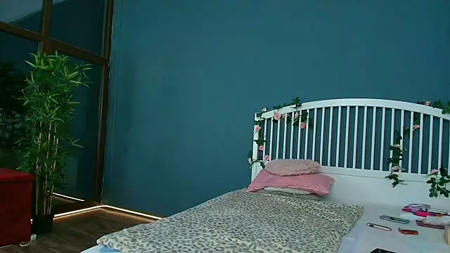 Cougar Milff online show from 06/18/26, 08:02