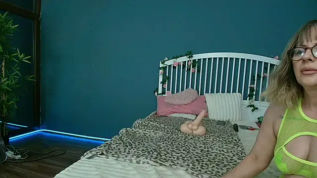 Cougar Milff online show from 06/30/26, 07:59