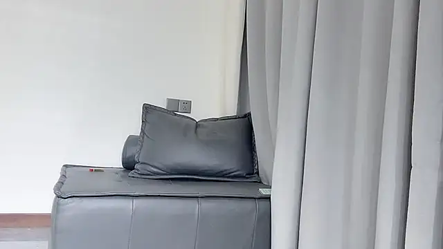 Snapshot of wanou33669 chatting on 12/05/25, 12:36 wanou33669 online show from 12/05/25, 12:36