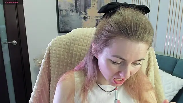 Snapshot of SofiAngela chatting on 12/04/25, 01:04 SofiAngela online show from 12/04/25, 01:04