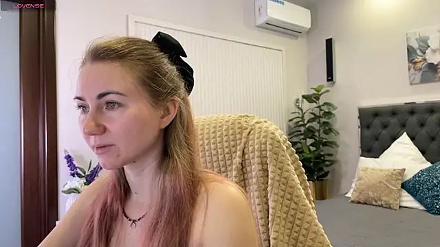 Snapshot of SofiAngela chatting on 12/05/25, 01:14 SofiAngela online show from 12/05/25, 01:14