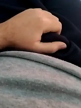 Snapshot of erdestruttor18 chatting on 11/29/25, 08:28 erdestruttor18 online show from 11/29/25, 08:28