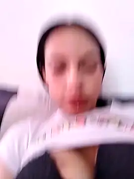 Snapshot of Amarantaa_swet chatting on 12/16/25, 02:33 Amarantaa swet online show from 12/16/25, 02:33