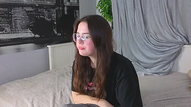 Snapshot of BettyWatkins chatting on 11/29/25, 10:46 BettyWatkins online show from 11/29/25, 10:46