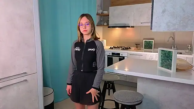 Snapshot of SharriDobes chatting on 12/03/25, 03:54 SharriDobes online show from 12/03/25, 03:54