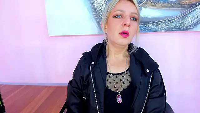 Snapshot of samanta-fox chatting on 11/27/25, 04:31 samanta-fox online show from 11/27/25, 04:31